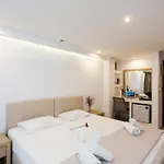 Olympia 3*